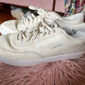 Nike court vintage premium